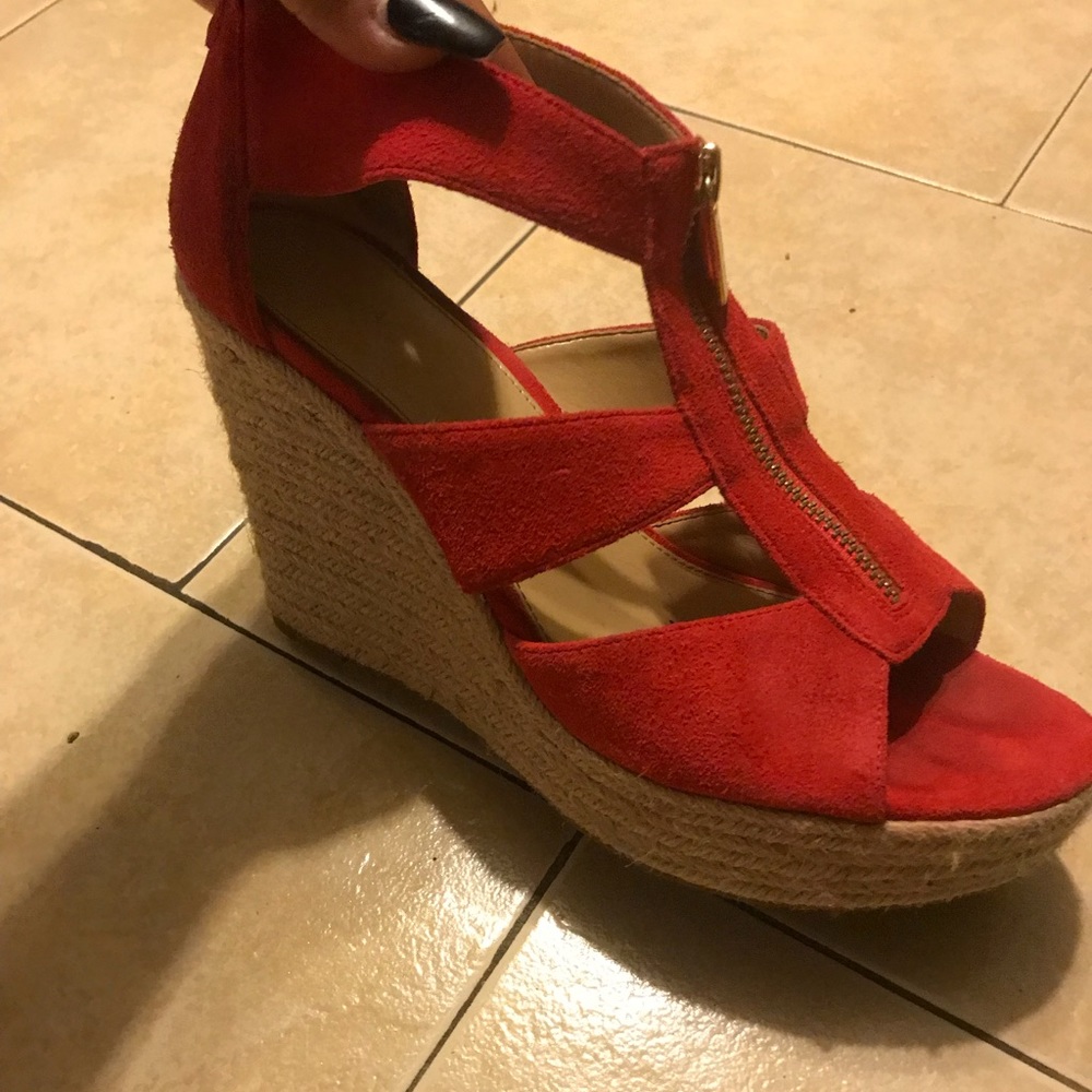 Michael kors coral wedges